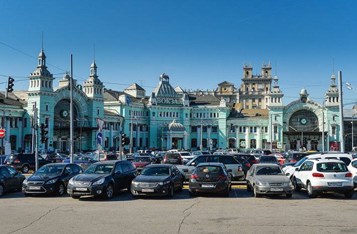 Власти Москвы могут ввести точечную платную парковку на загруженных улицах