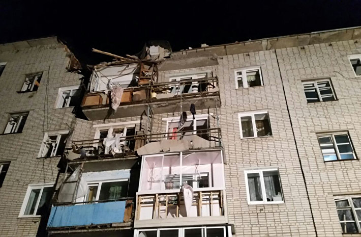 Разбор завалов в доме в Хабаровском крае, где взорвался газ, продолжат утром