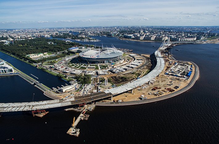 Рабочее движение по пешеходному мосту до нового стадиона в Петербурге откроется в апреле
