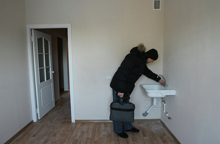 Часть обманутых дольщиков в подмосковном поселке Октябрьский получила квартиры