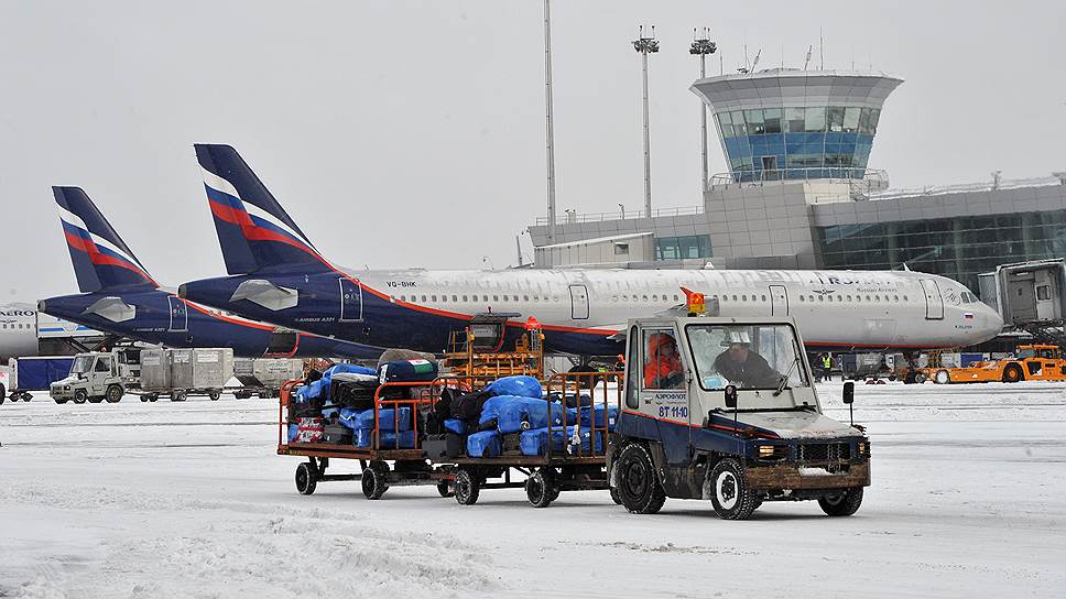 Авиакомпания объявила о массовых отменах рейсов