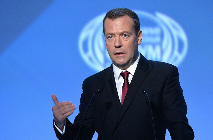 Медведев поручил Минстрою учредить фонд помощи дольщикам