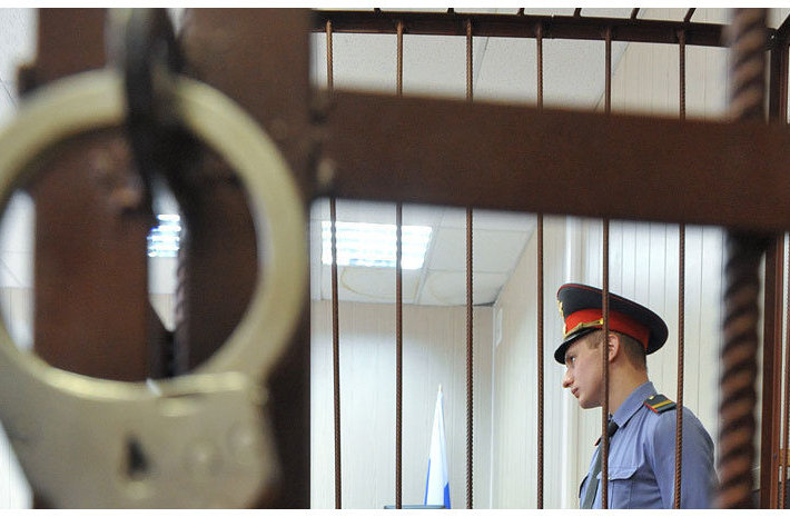 Экс-полицейского с супругой в Омске осудили за аферы с квартирами на 15 млн руб