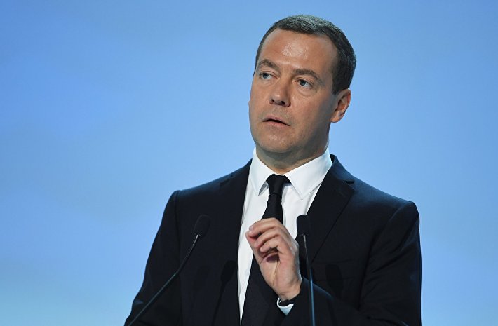 Программа благоустройства дворов в РФ займет годы – Медведев